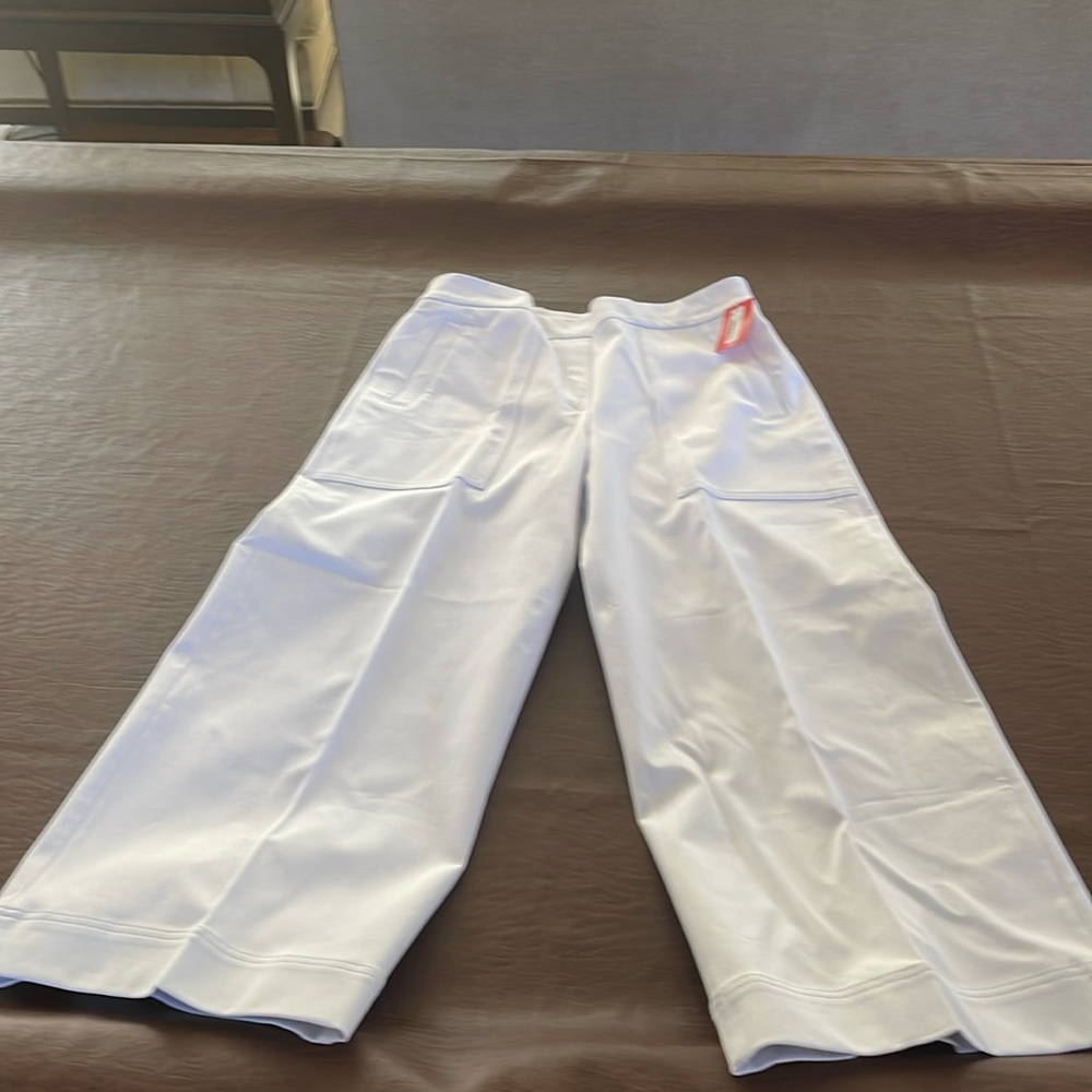 Never worn Spanx cropped wide leg pant in classic white
